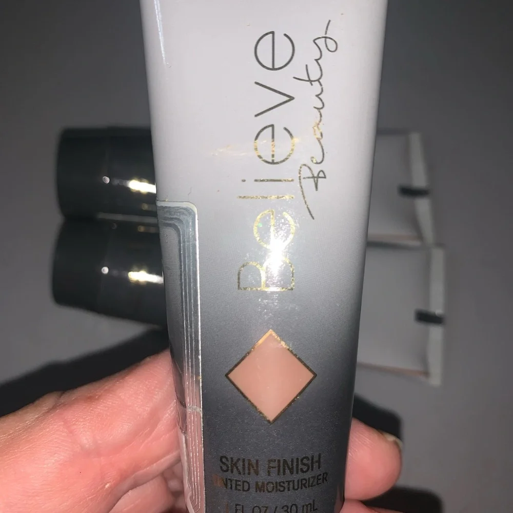 Believe Beauty Tinted Moisturizer Skin Finish Foundation - Mocha (3)